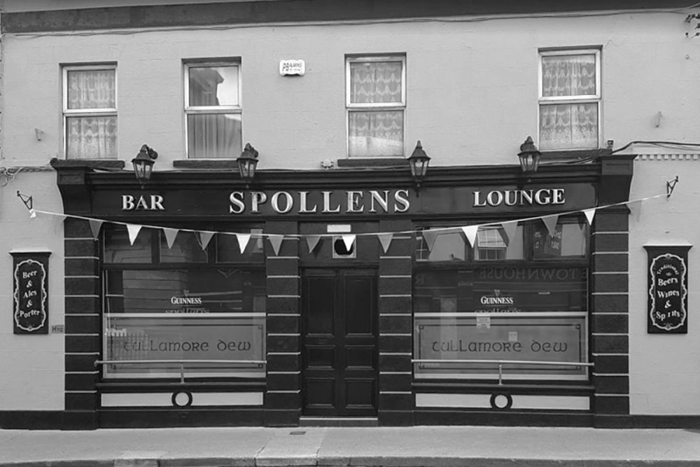 Spollens - Experience A Real Irish Pub