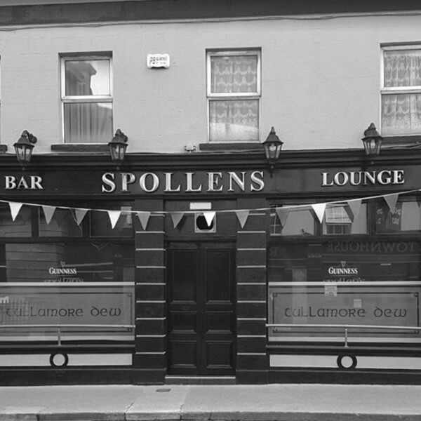Spollens - Experience A Real Irish Pub